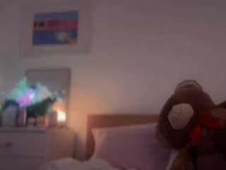 sleeepy head on webcam for live free nude chat now
