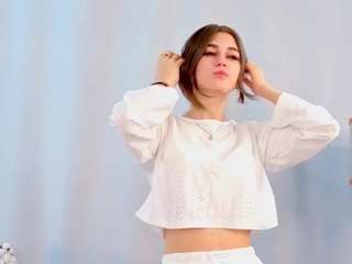 TeneshaBlouir on webcam for live free nude chat now