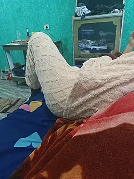 UrS_hottty_ naked in live sex video chat