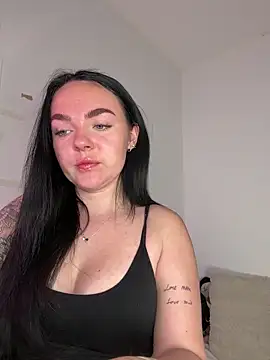 YorkshireGirly naked in live sex video chat