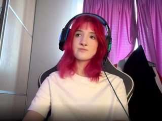 Younko on webcam for live free nude chat now