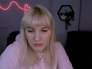 arya-lun on webcam for live free nude chat now