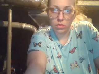 Babyluv444 on webcam for live free nude chat now