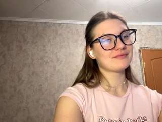 ElnoraDobrasz on webcam for live free nude chat now