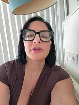 French_mature naked in live sex video chat