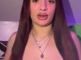 heluvsbabii on webcam for live free nude chat now