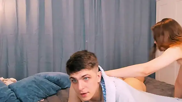 honeyraf naked in live sex video chat