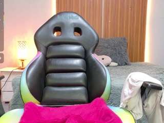 keileen-lunaIdolatry on webcam for live free nude chat now
