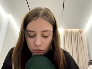 KemiBarone on webcam for live free nude chat now
