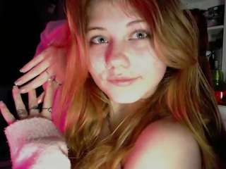 LatoniaKuchle on webcam for live free nude chat now