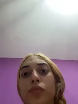loirinhaaa naked in live sex video chat