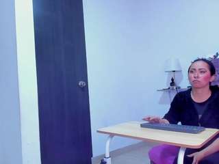 marianaebony on webcam for live free nude chat now