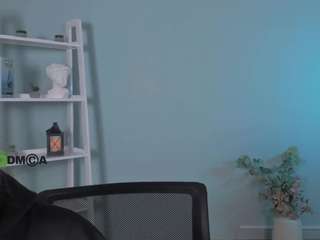 molly-hollow on webcam for live free nude chat now