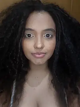 pandinhagamer naked in live sex video chat