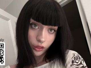 vailyreb on webcam for live free nude chat now