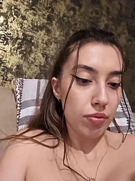 Virgin_Pussy_SquirtX naked in live sex video chat