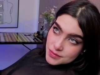 AlexaThaylor on webcam for live free nude chat now