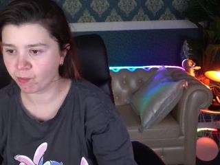 AmellyMillyyy on webcam for live free nude chat now
