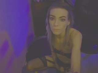 blue-eyed-foxxxx on webcam for live free nude chat now