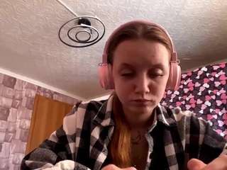 CarisaBurlson on webcam for live free nude chat now