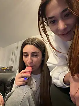 CuteJuliaa naked in live sex video chat