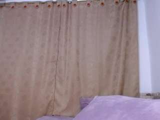 DARA on webcam for live free nude chat now