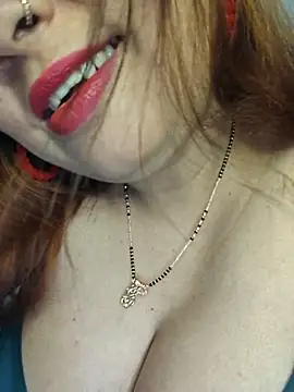 Dianaa9 naked in live sex video chat