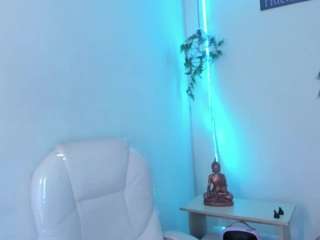 Elizabeth-ellie on webcam for live free nude chat now