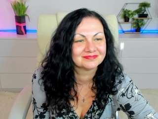 IrissMoon on webcam for live free nude chat now