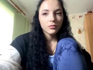 Izzy on webcam for live free nude chat now