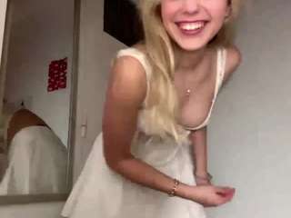 KarenWiechmann on webcam for live free nude chat now