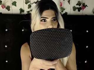 Kristal-Queen on webcam for live free nude chat now