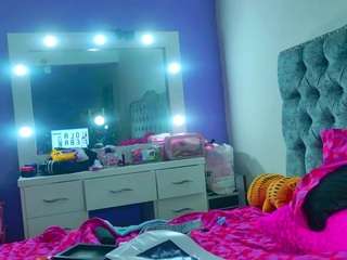 lissakiss17 on webcam for live free nude chat now