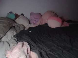 Lolaa555 on webcam for live free nude chat now