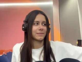 LorettaHisel on webcam for live free nude chat now
