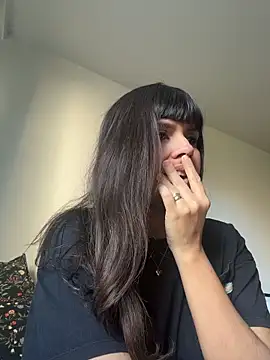 lovelyjinny naked in live sex video chat