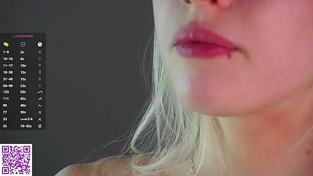 Lynnelsu naked in live sex video chat