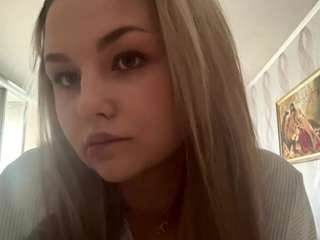 MechelleWensman on webcam for live free nude chat now