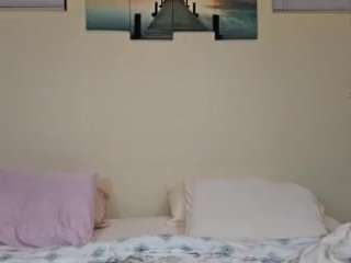 PrettyFeetMia on webcam for live free nude chat now