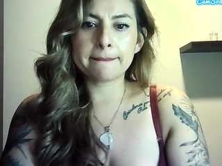 valery Rouse on webcam for live free nude chat now