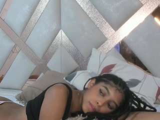 Vicky-Bloom1 on webcam for live free nude chat now