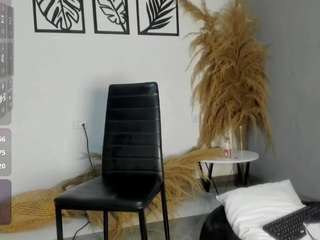 yerliss-petitee on webcam for live free nude chat now
