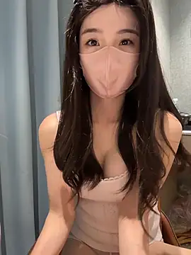 gougou13 naked in live sex video chat