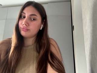 IolaNibbs on webcam for live free nude chat now