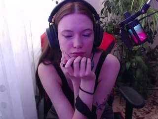 KarolineFrances on webcam for live free nude chat now