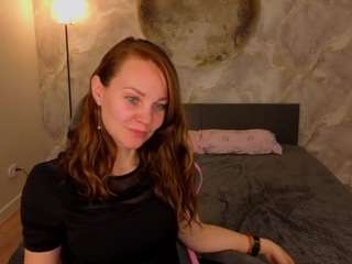 Margo-Kelly on webcam for live free nude chat now