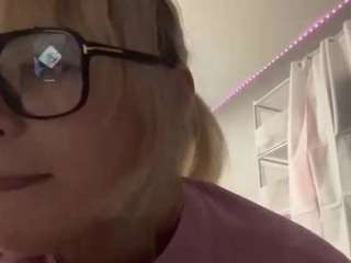 MattieStroy on webcam for live free nude chat now