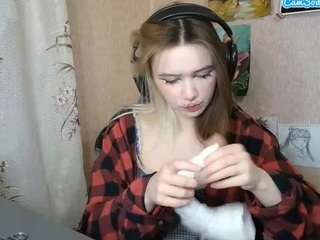 MechelleBabineau on webcam for live free nude chat now