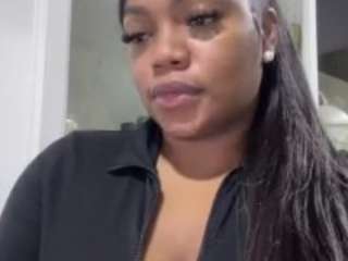 Miss Mian, 🫧 on webcam for live free nude chat now