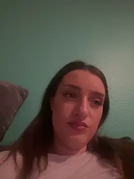 MIssYoungPinkie naked in live sex video chat
